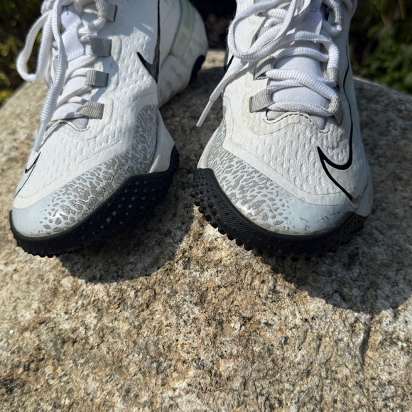 Nike Women’s Alpha Huarache Elite 4 Women's Softball Turf Shoes White Size 5.5 - Picture 5 of 10